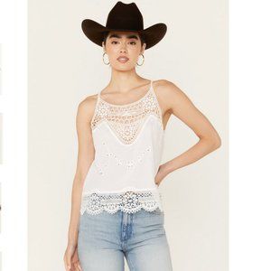 NWT.  Beyond The Radar Women's Crochet Trim Tank